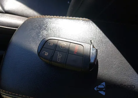 2021 Jeep Compass Limited 4X4 z USA, uszkodzony, nr VIN 3C4NJDCB9MT565539